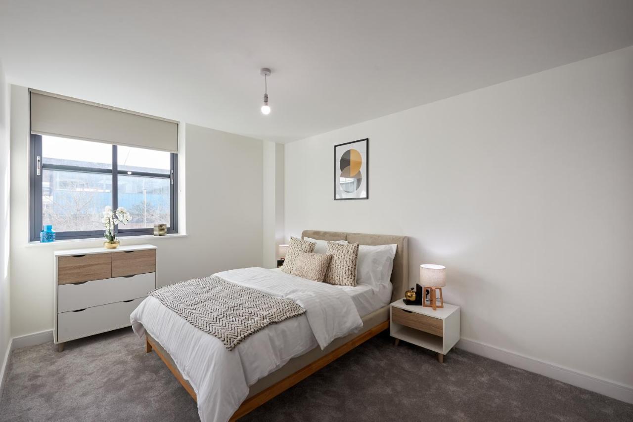 Seven Living Slough - Free Parking & Fast Wi-Fi Apartman Kültér fotó