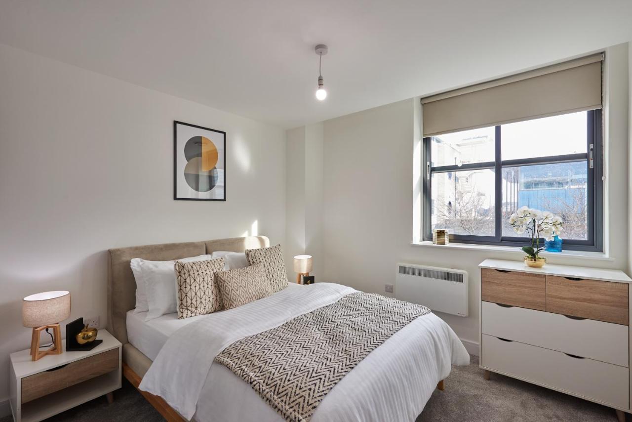 Seven Living Slough - Free Parking & Fast Wi-Fi Apartman Kültér fotó