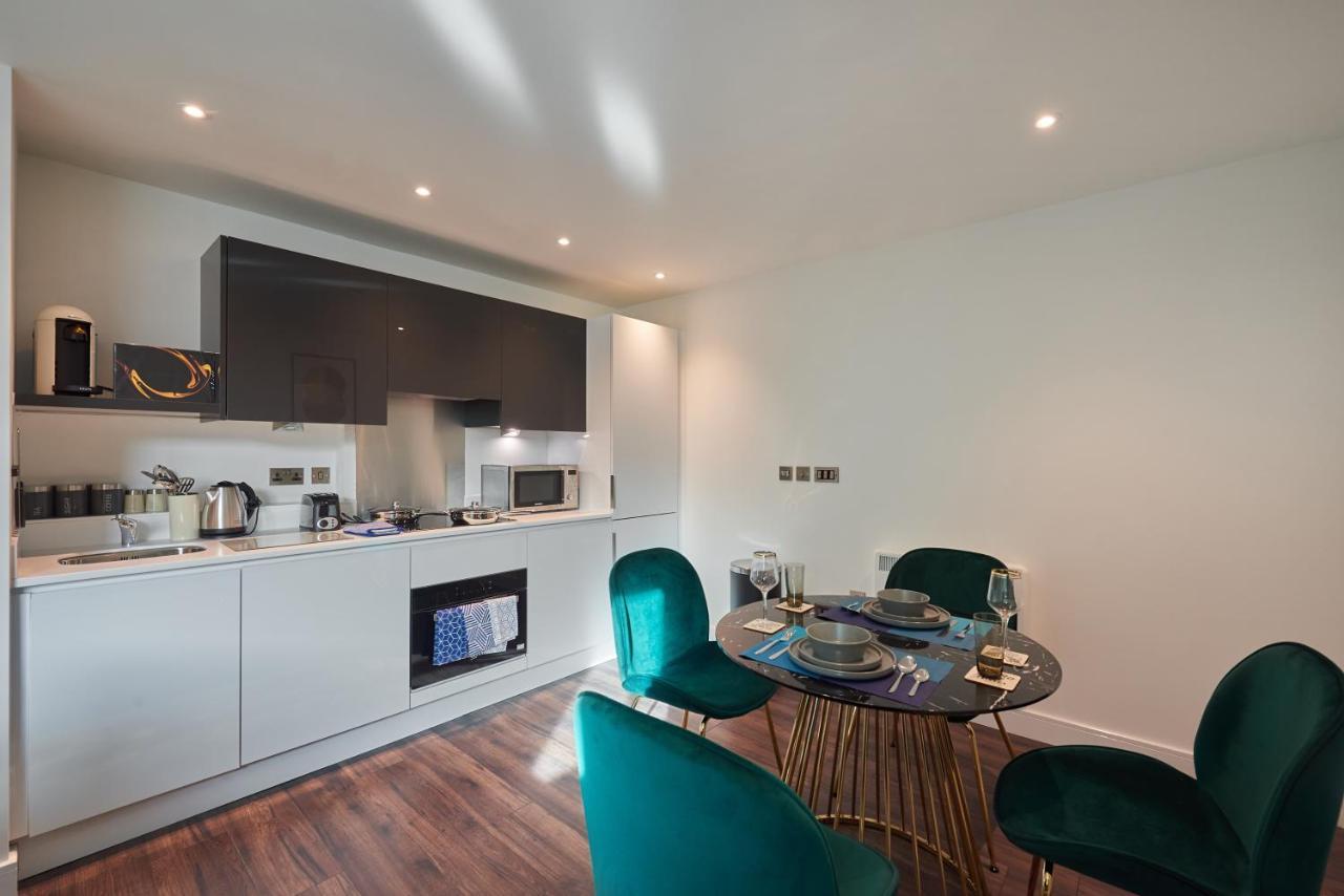 Seven Living Slough - Free Parking & Fast Wi-Fi Apartman Kültér fotó